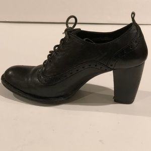 Born, Charla, Lace Up Oxford with 3" Heel, Size 9